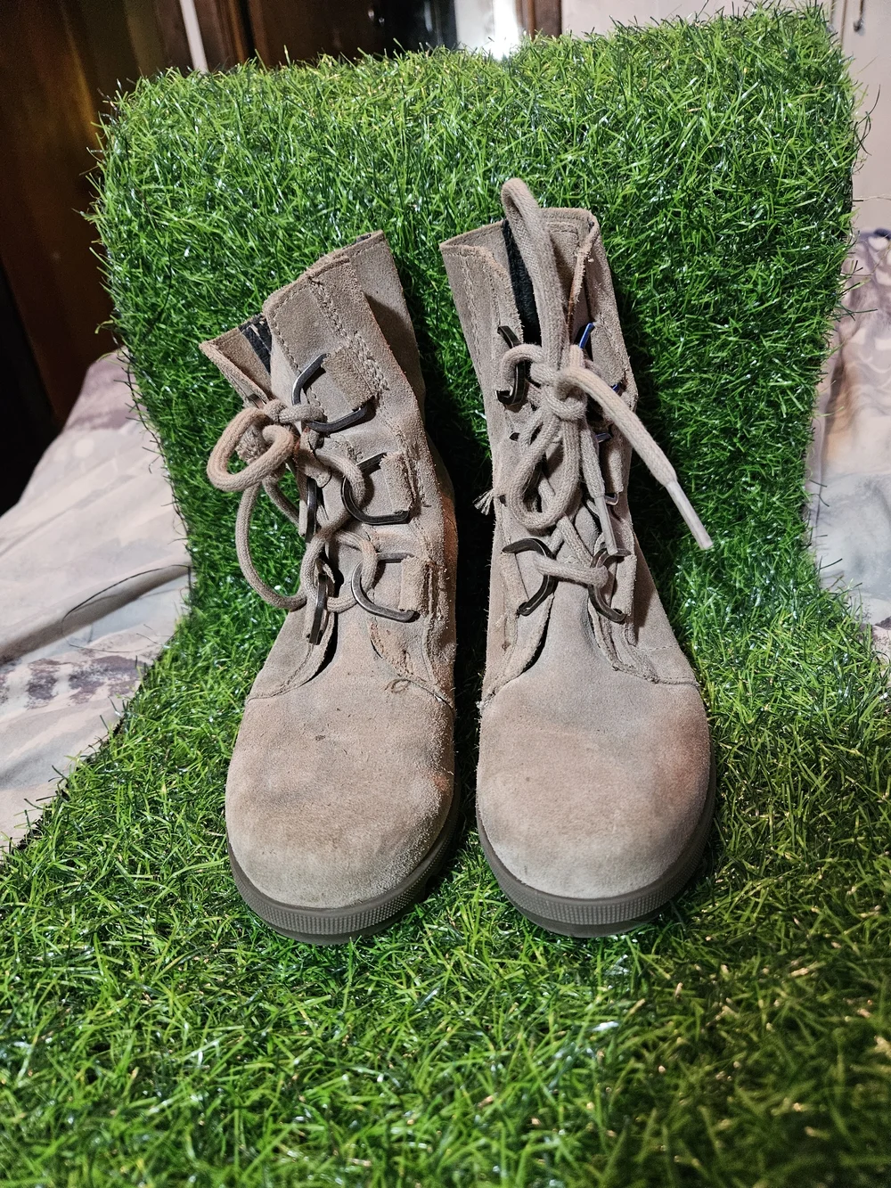 Sorel lace up